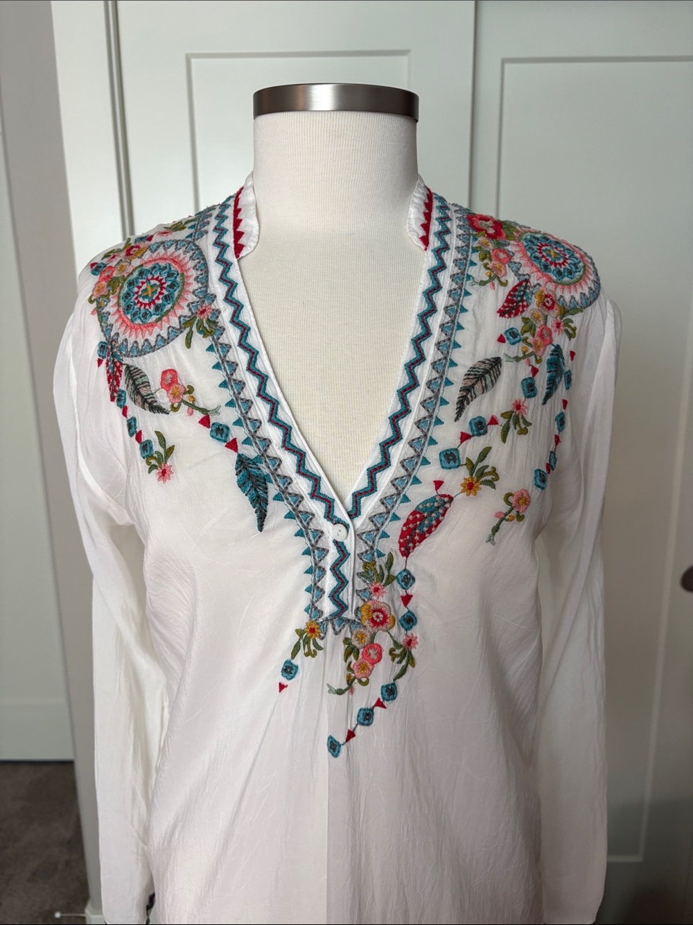 Johnny Was White Embroidered V-Neck Tunic with Multicolor Floral Accents - Picture 2 of 13